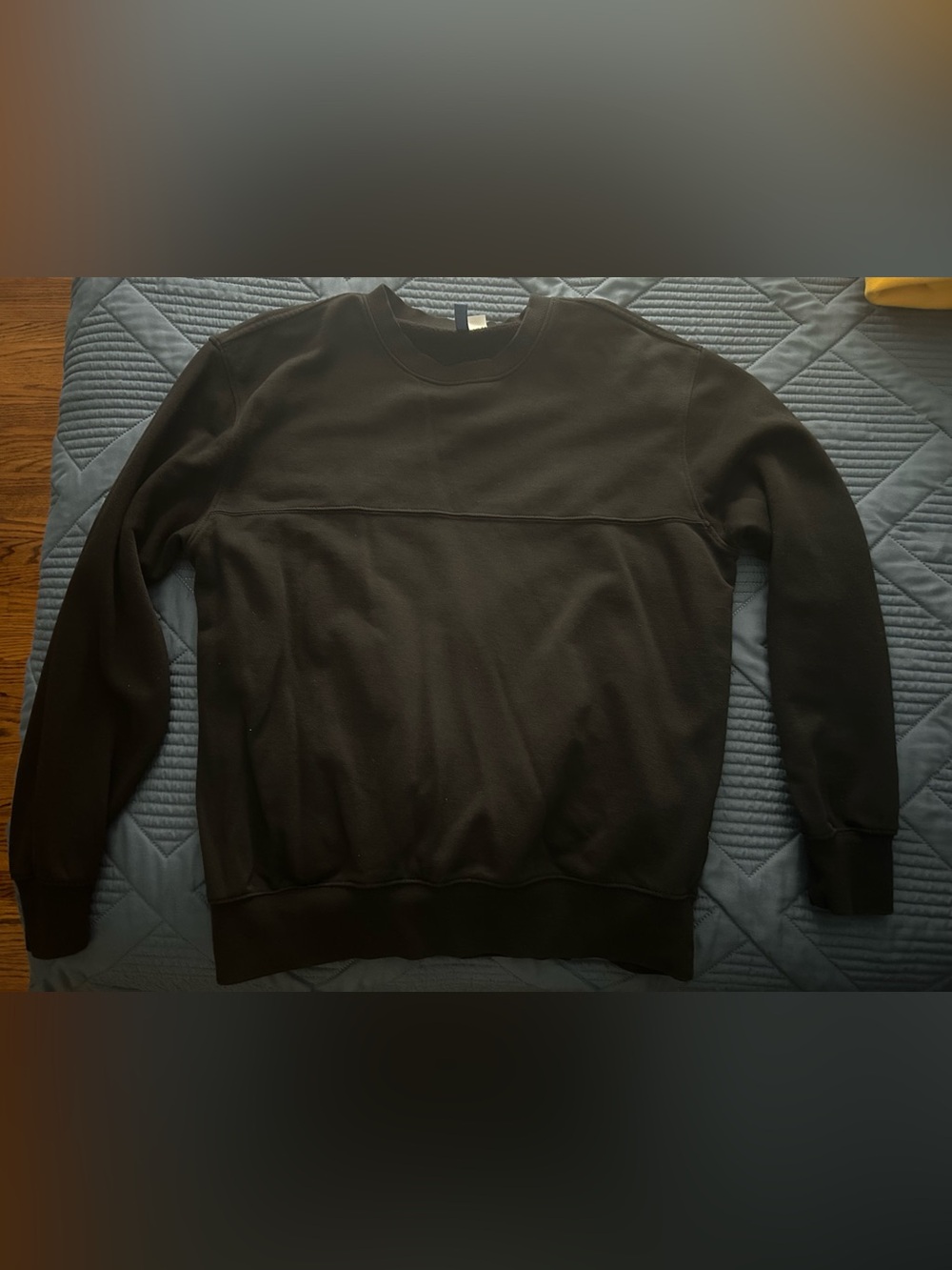 H & M Men's Classic Crewneck Sweatshirt - Black